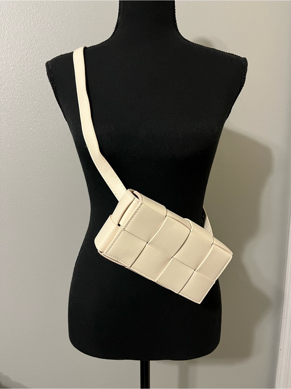 Cream woven belt bag. Pre-Owned Condition-Excellent